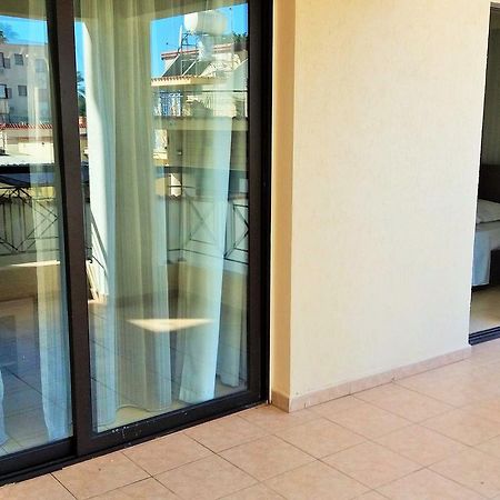 101 Mandritis Court Apartamento Larnaca Exterior foto