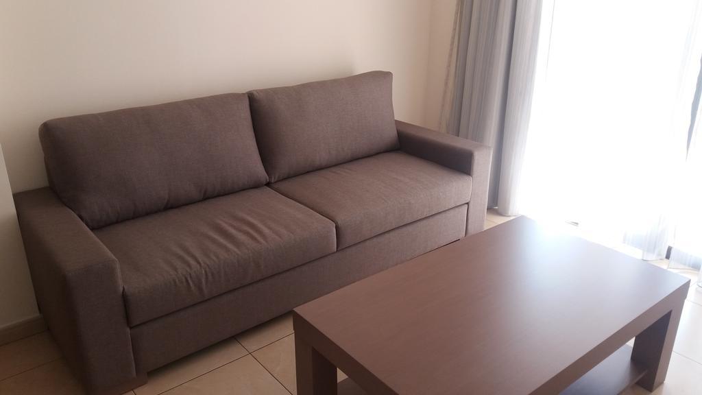 101 Mandritis Court Apartamento Larnaca Exterior foto