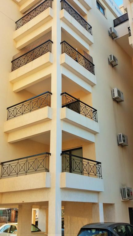 101 Mandritis Court Apartamento Larnaca Exterior foto
