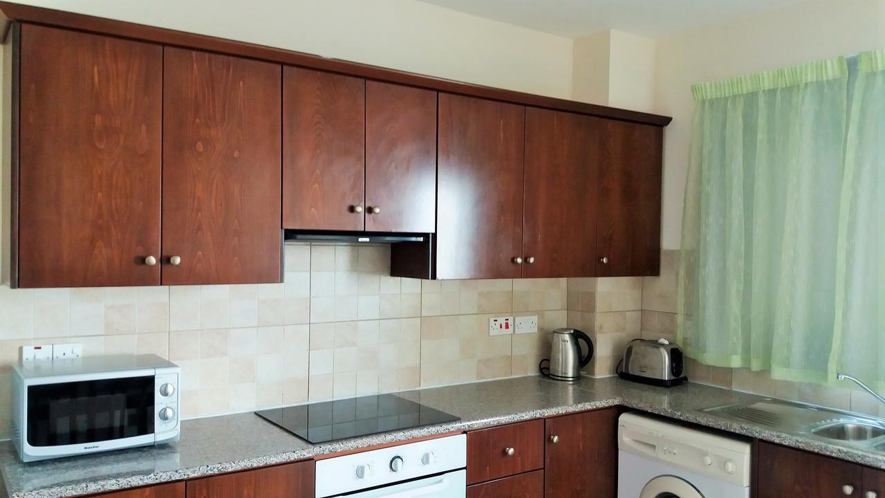 101 Mandritis Court Apartamento Larnaca Exterior foto